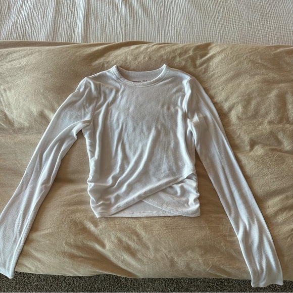 Abercrombie & Fitch White Long Sleeve Soft AF Crossover Cropped Ribbed Shirt, S - Picture 3 of 4